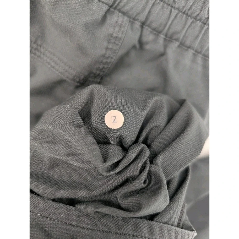 Lululemon Midrise Dance Studio Pant Size 2 Adjustable Leg Hem Sporty Athletic